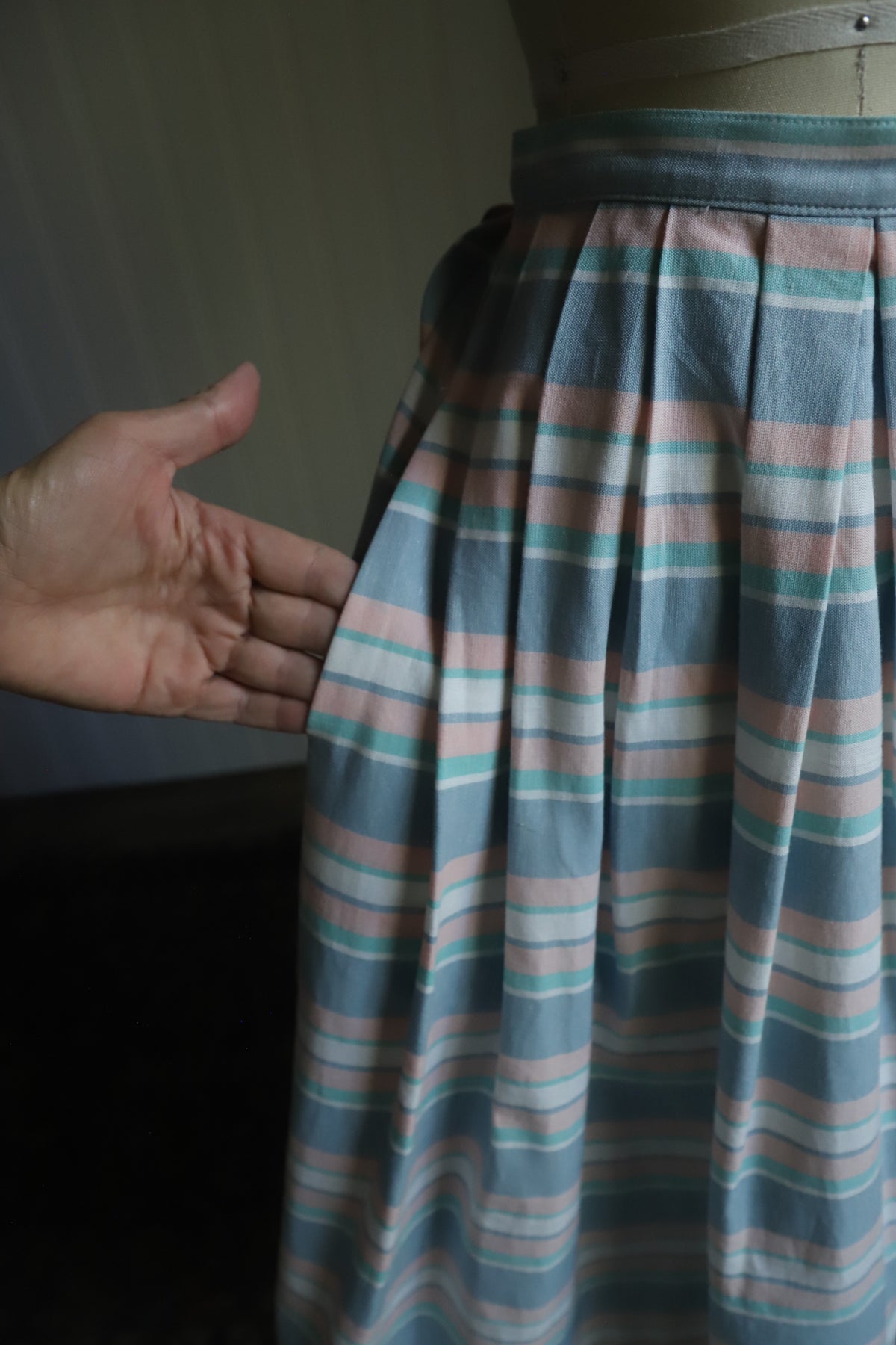 Brooks Brothers striped cotton/linen skirt size 4