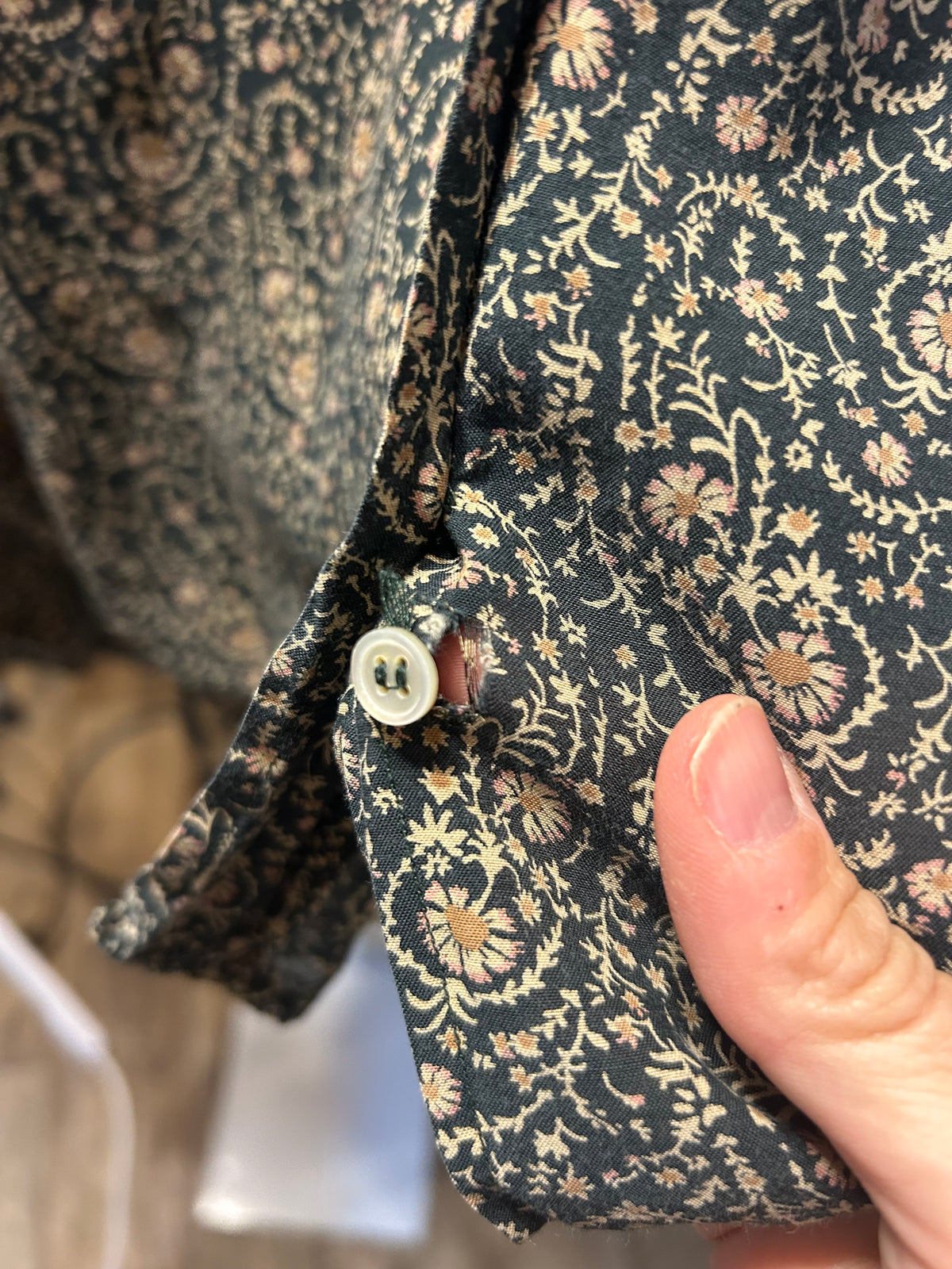 Doen forest green paisley blouse size XS