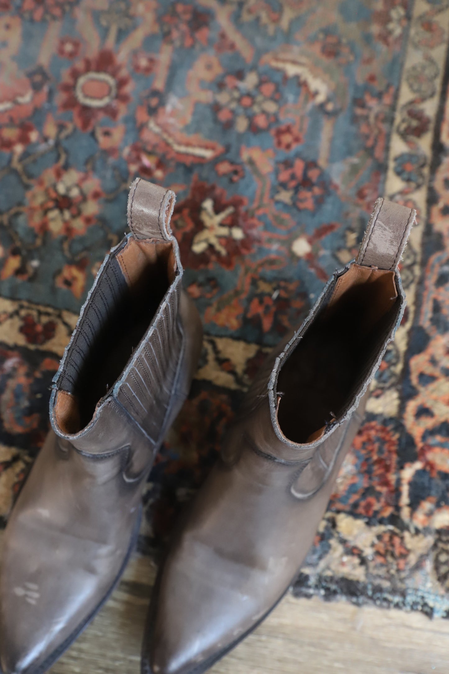 Frye Sacha Chelsea boots size 7