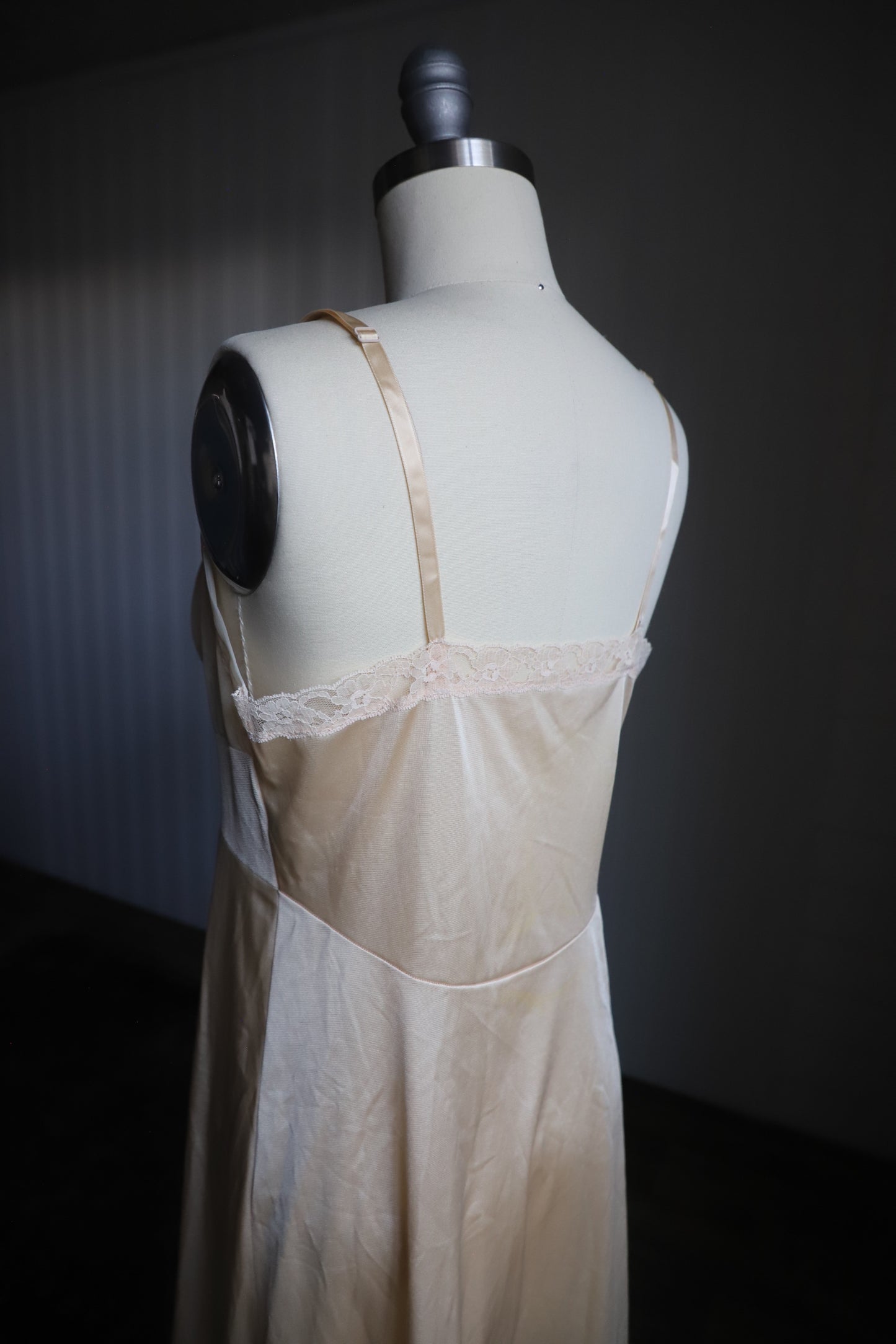 Vintage full slip size 34