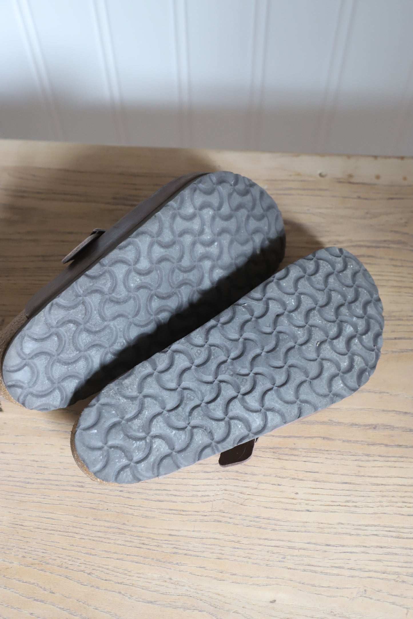 Birkenstock oiled leather clogs size 39