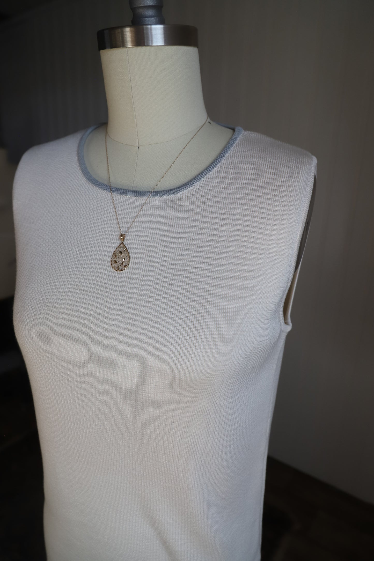 Deadstock vintage silk knit tank size M