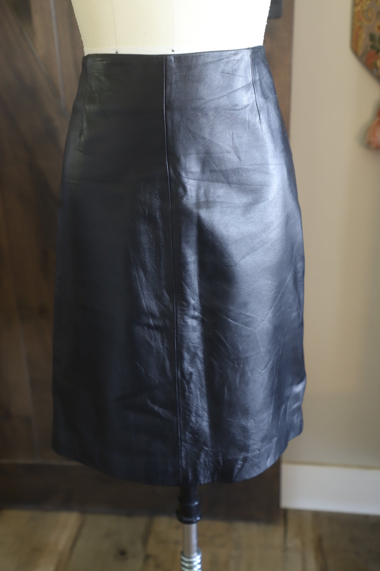 Vintage real leather skirt, size 4 (28/29” waist)