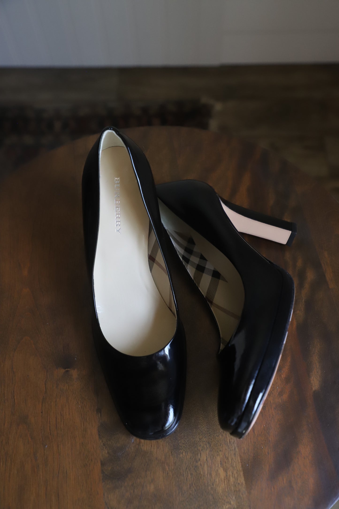 Burberry patent leather heels size 37.5