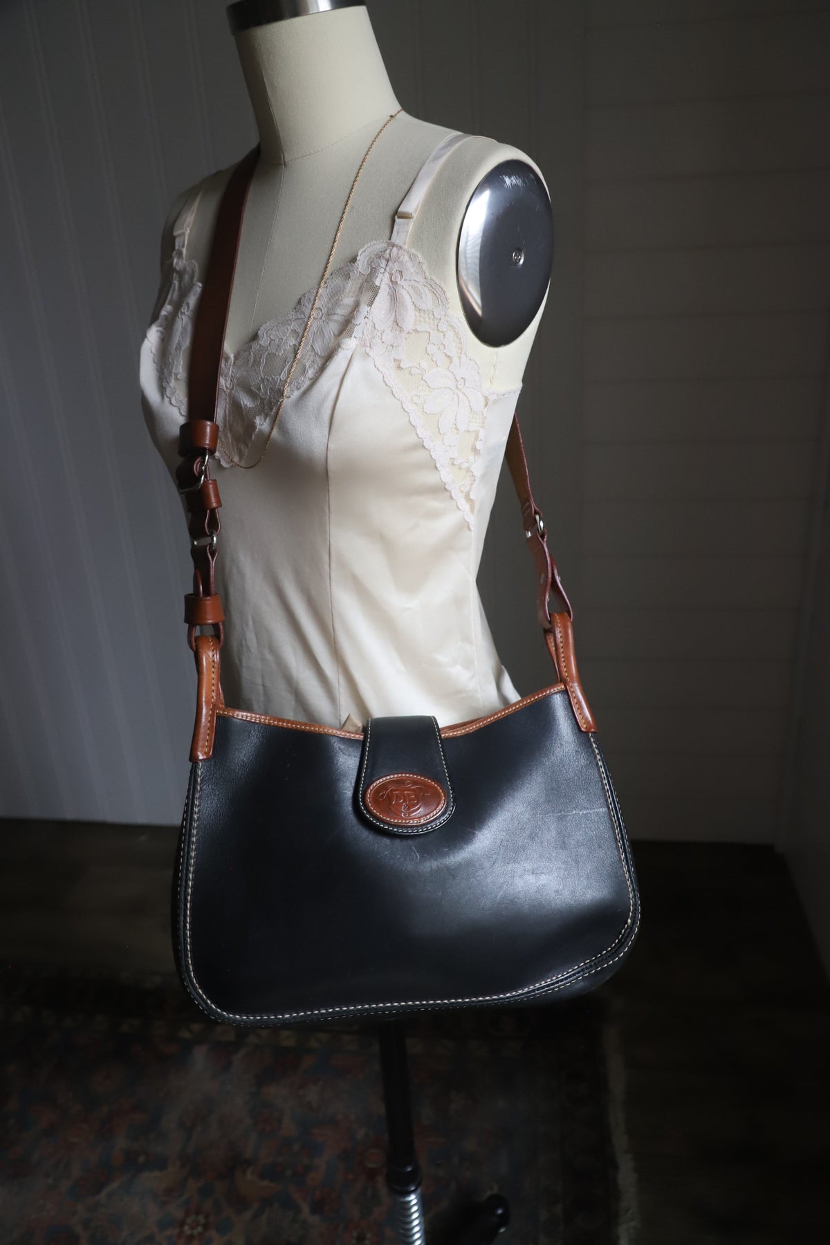 Vintage Dooney and Bourke all leather bag
