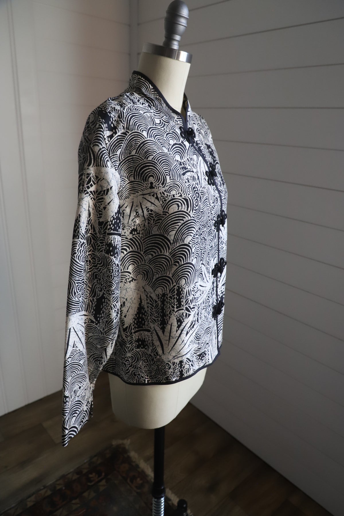 Vintage 90’s deadstock (nwt) 100% silk blouse