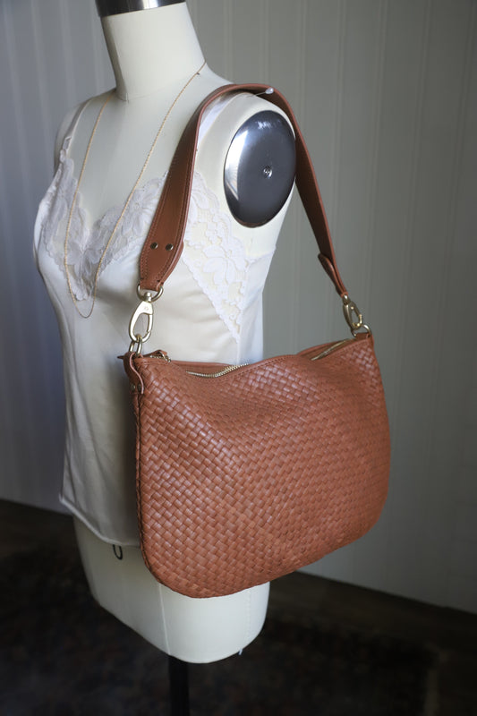 Quince woven shoulder bag