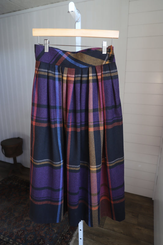 Vintage Diane Von Furstenberg wool blend skirt (see description for sizing)