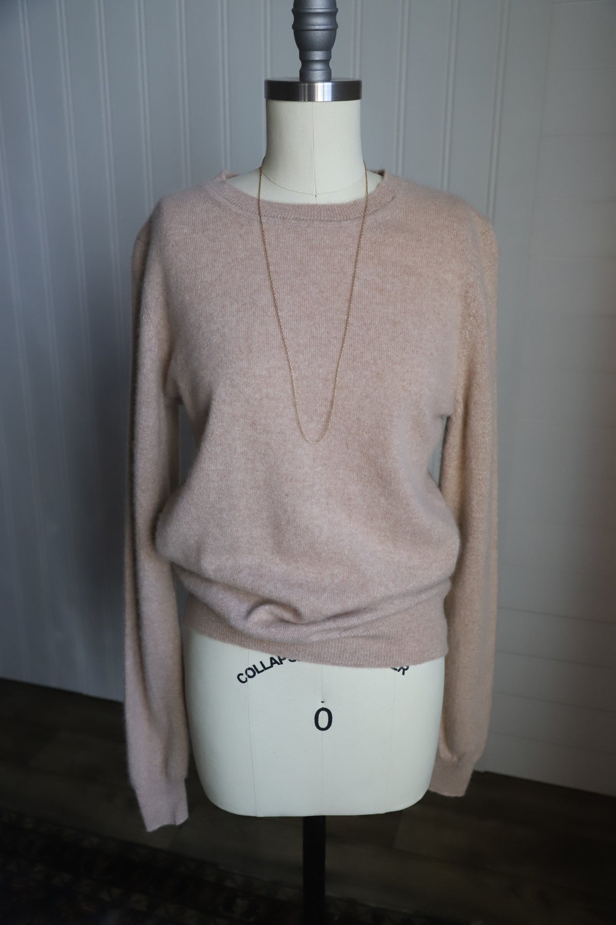 Tahari 100% cashmere sweater size L