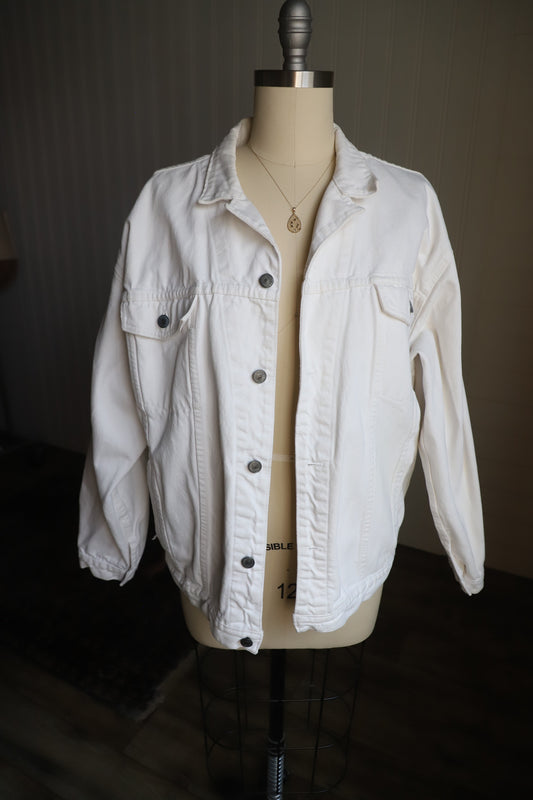 Vintage early 90’s Gap denim jacket (see description for sizing)