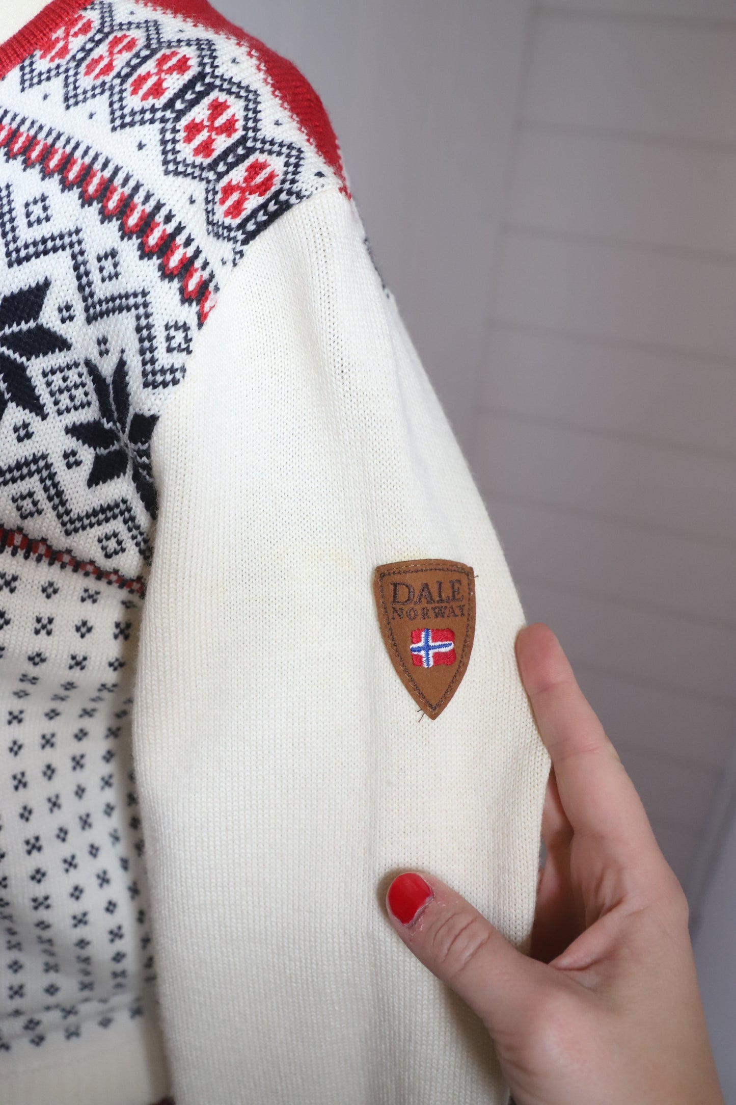 Dale of Norway merino wool sweater size small