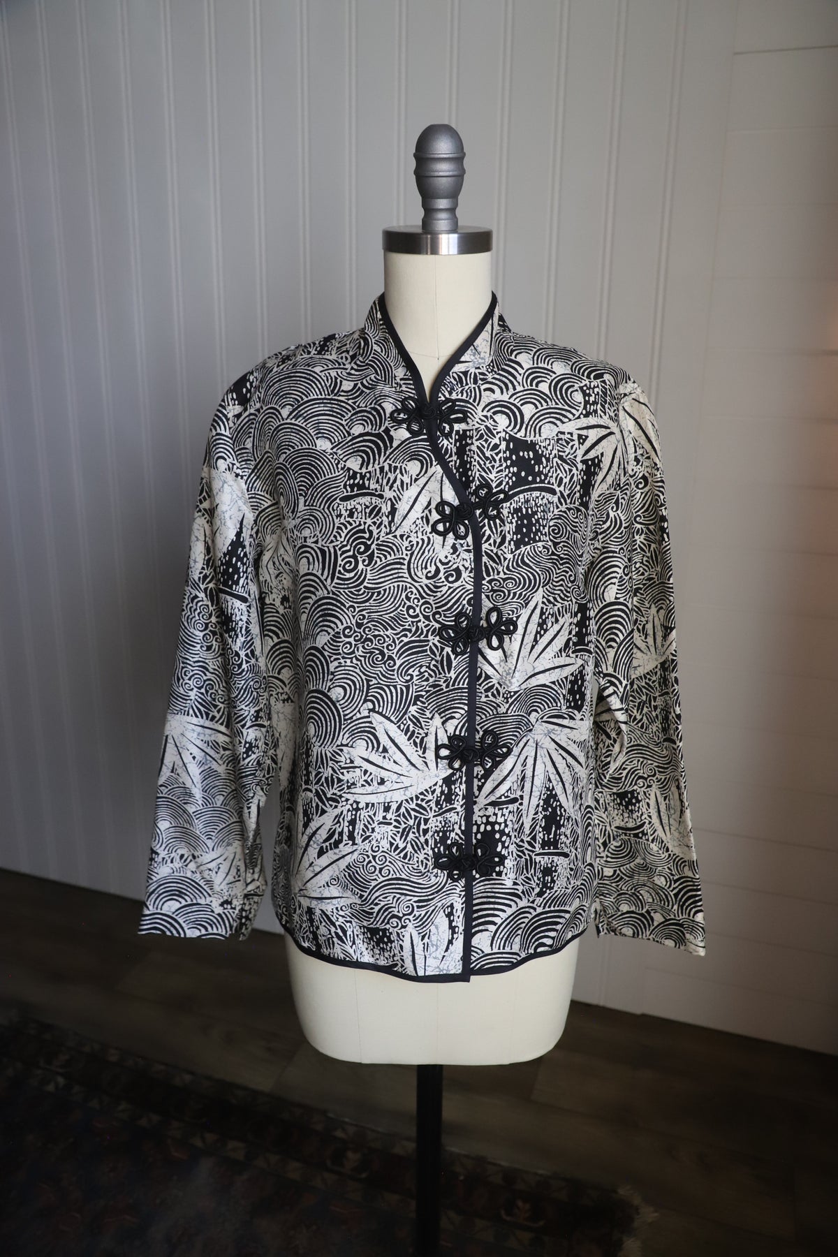 Vintage 90’s deadstock (nwt) 100% silk blouse