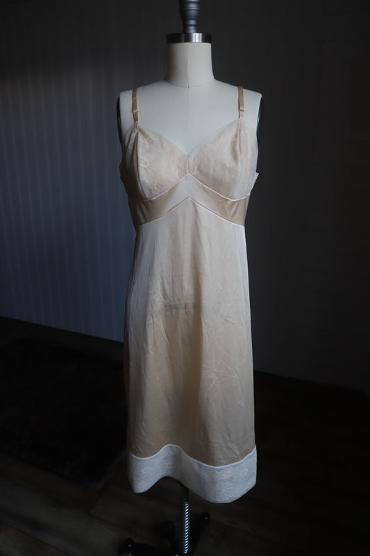 Vintage full slip size 34