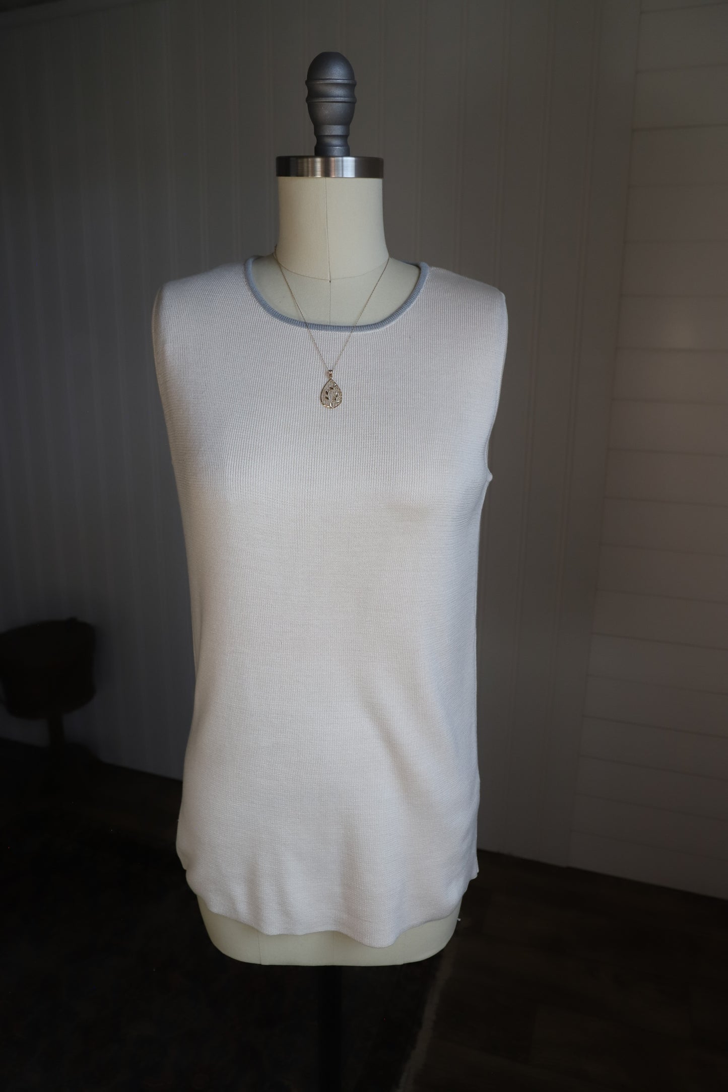Deadstock vintage silk knit tank size M