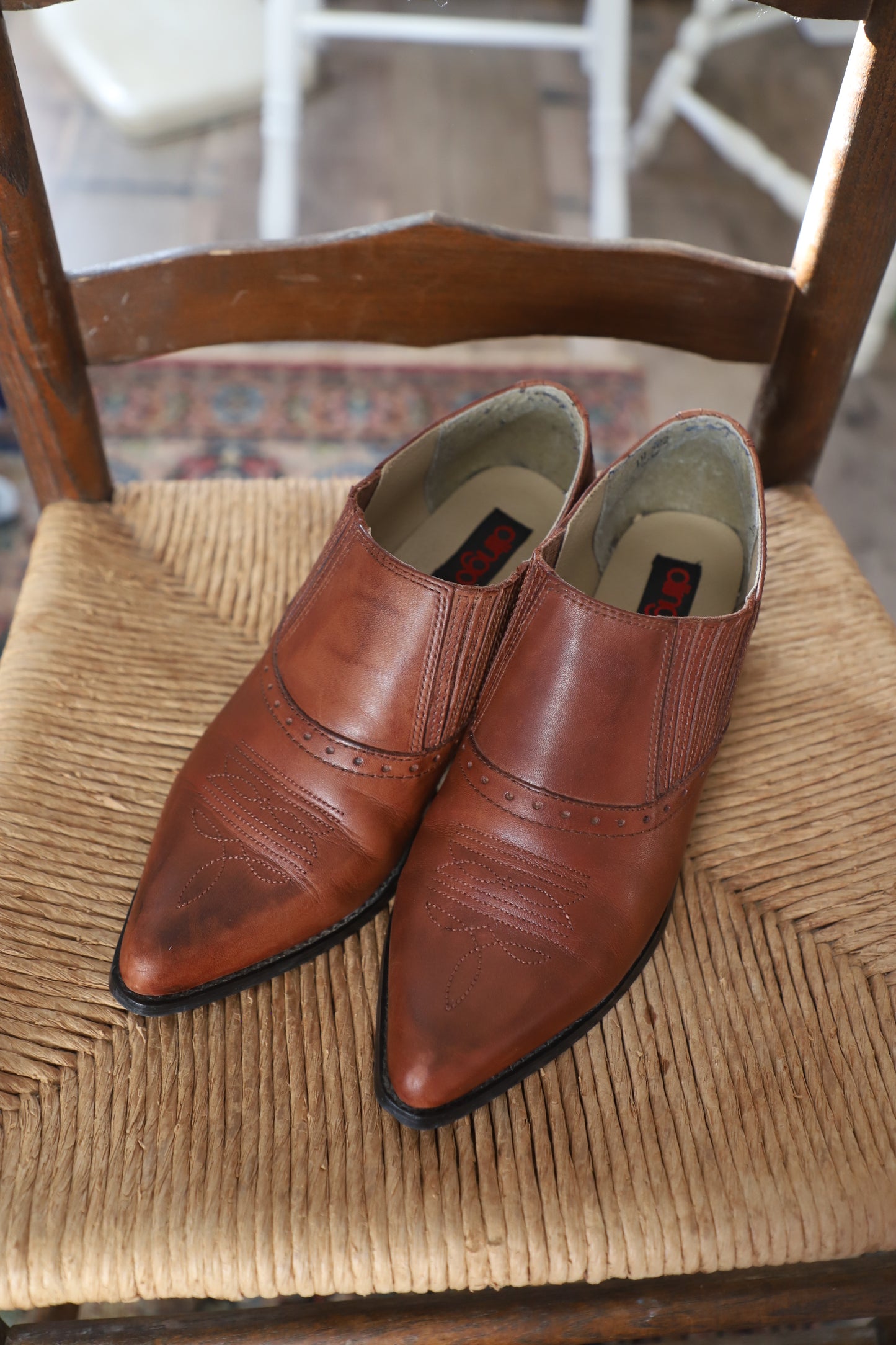 Vintage Dingo leather booties size 8.5