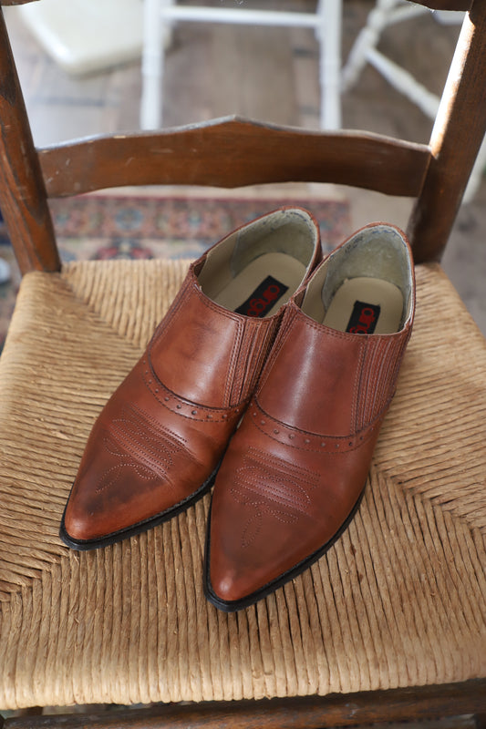 Vintage Dingo leather booties size 8.5
