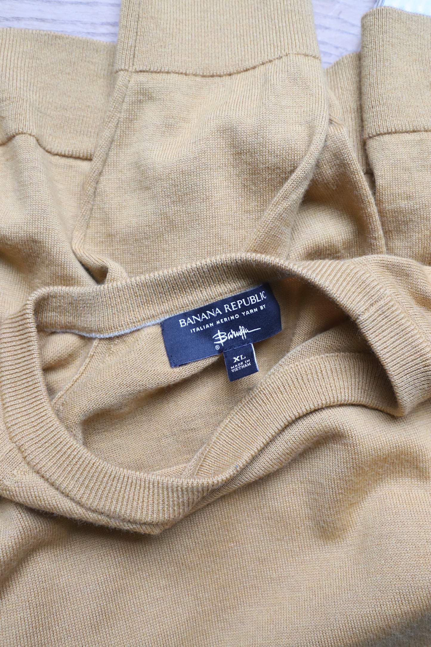 Banana Republic Italian Merino Wool crew neck sweater