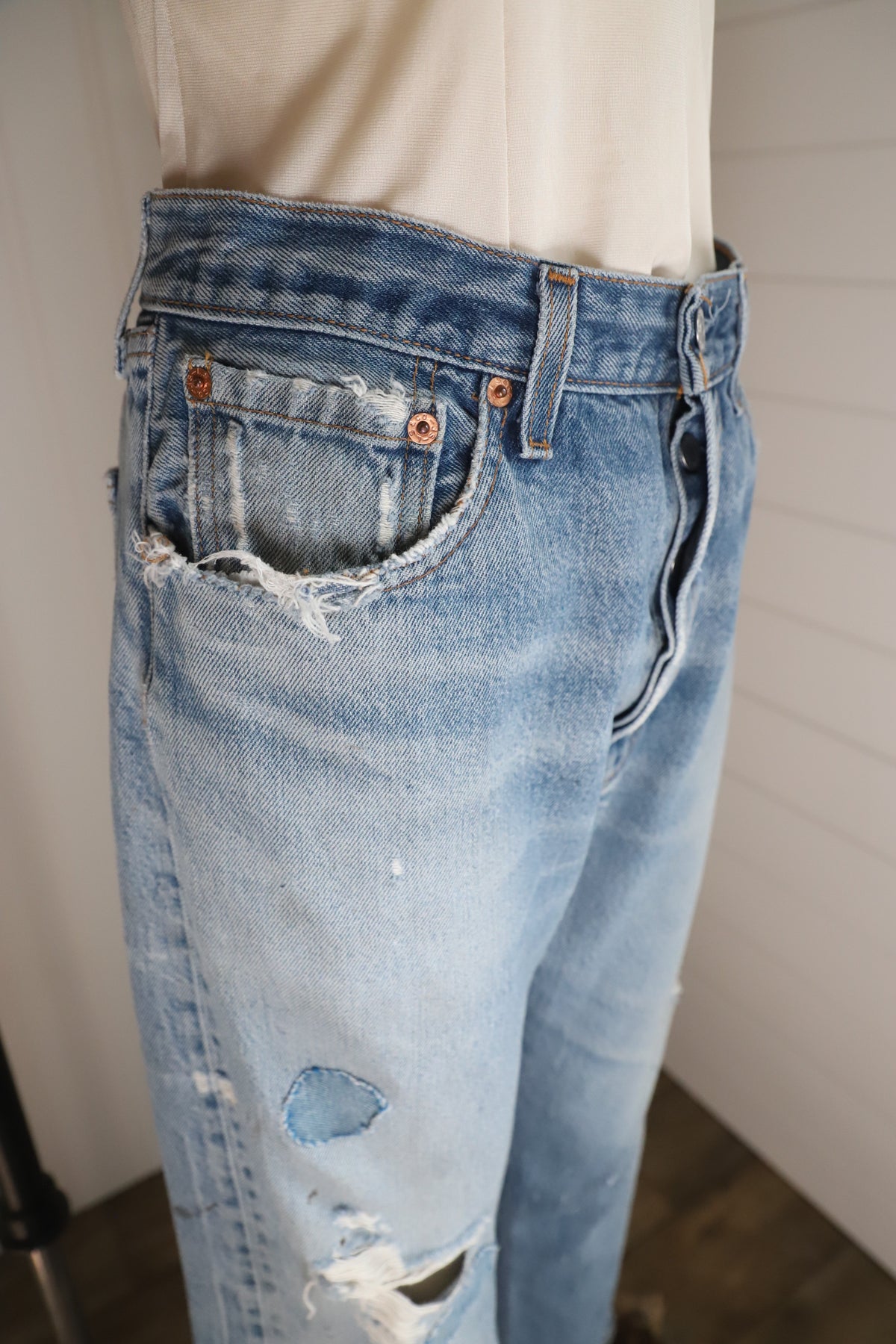 Y2K ‘02 USA made 501 Levi’s