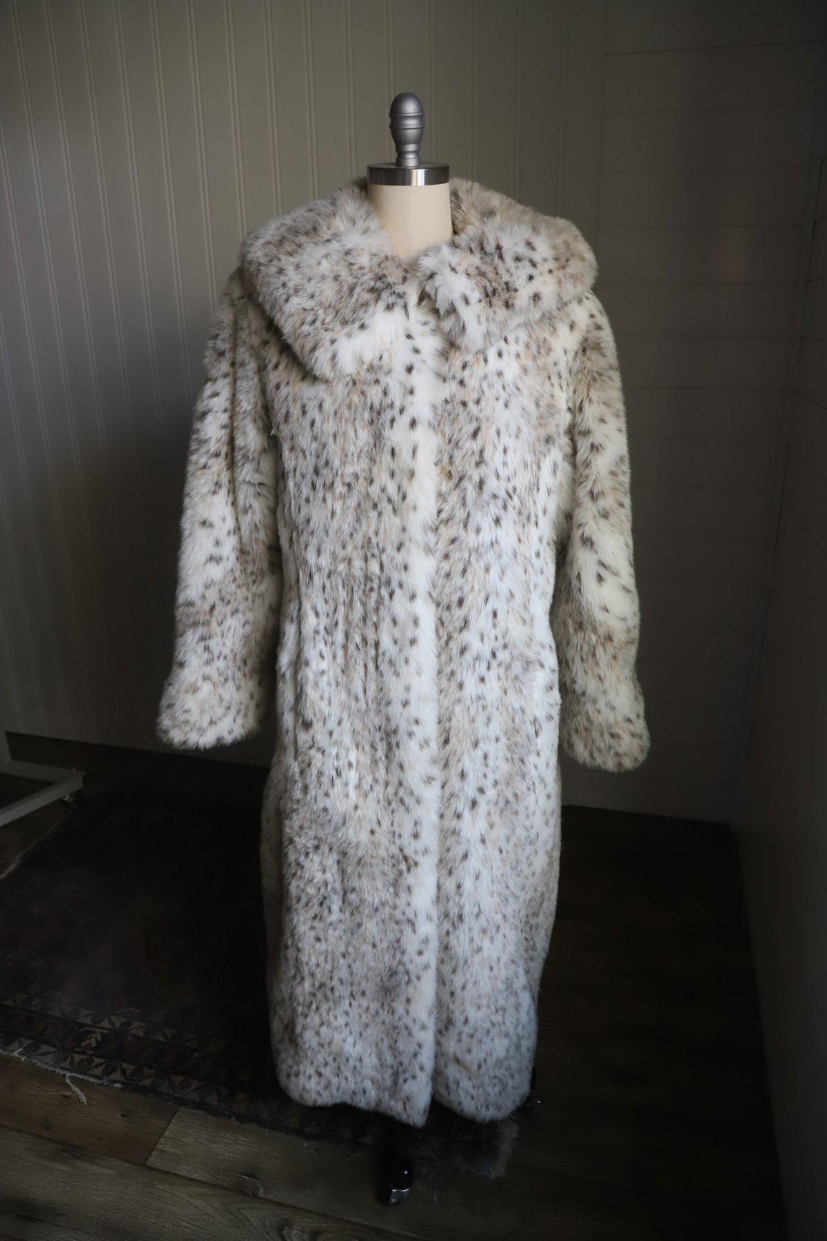 Vintage Pamela McCoy faux fur maxi coat size M