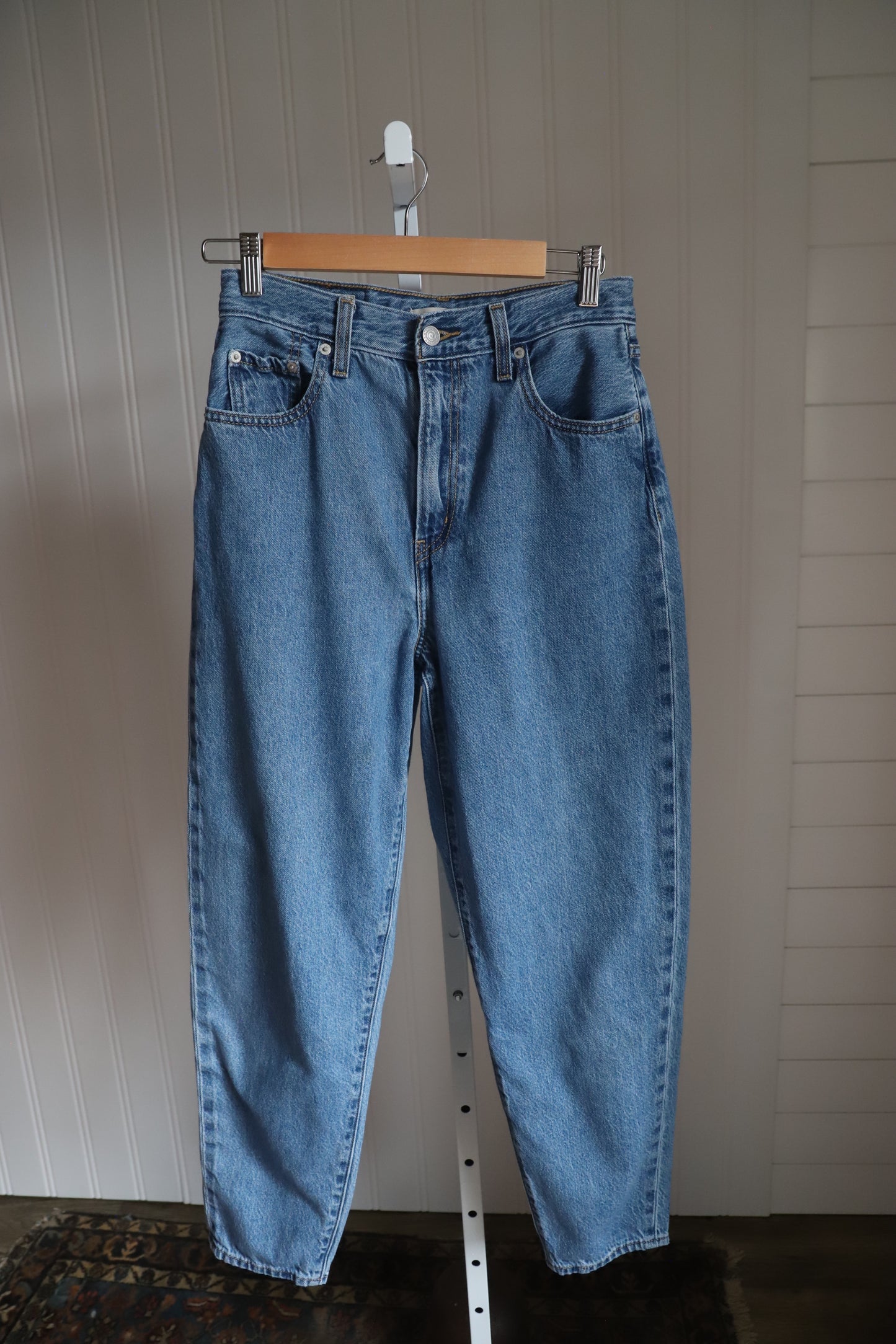Levi High Loose Taper denim size 26