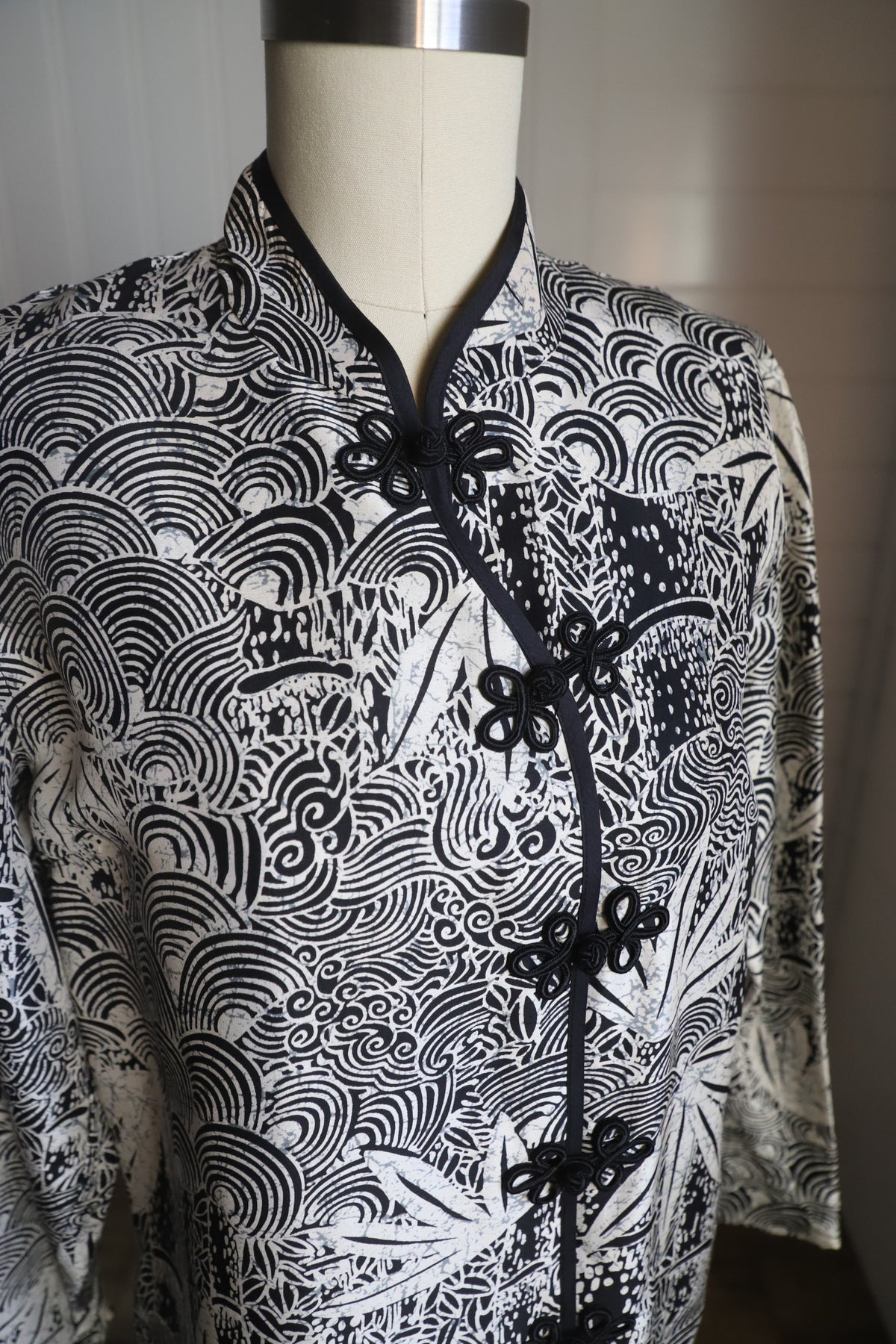 Vintage 90’s deadstock (nwt) 100% silk blouse