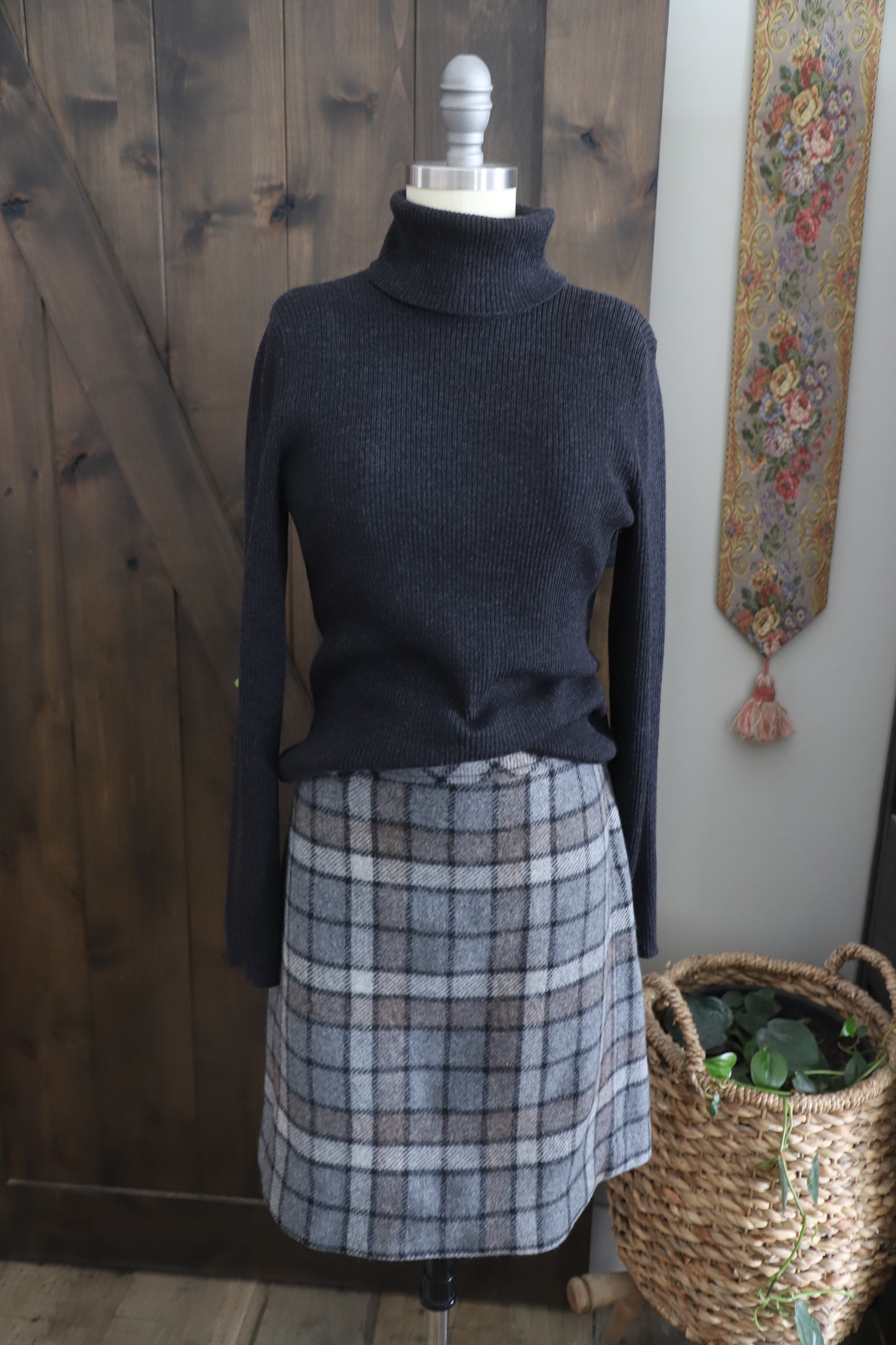 LLBean wool blend skirt, size 6P