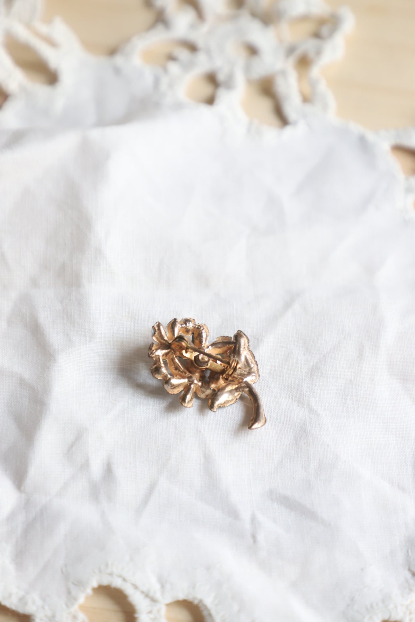 Vintage floral brooch