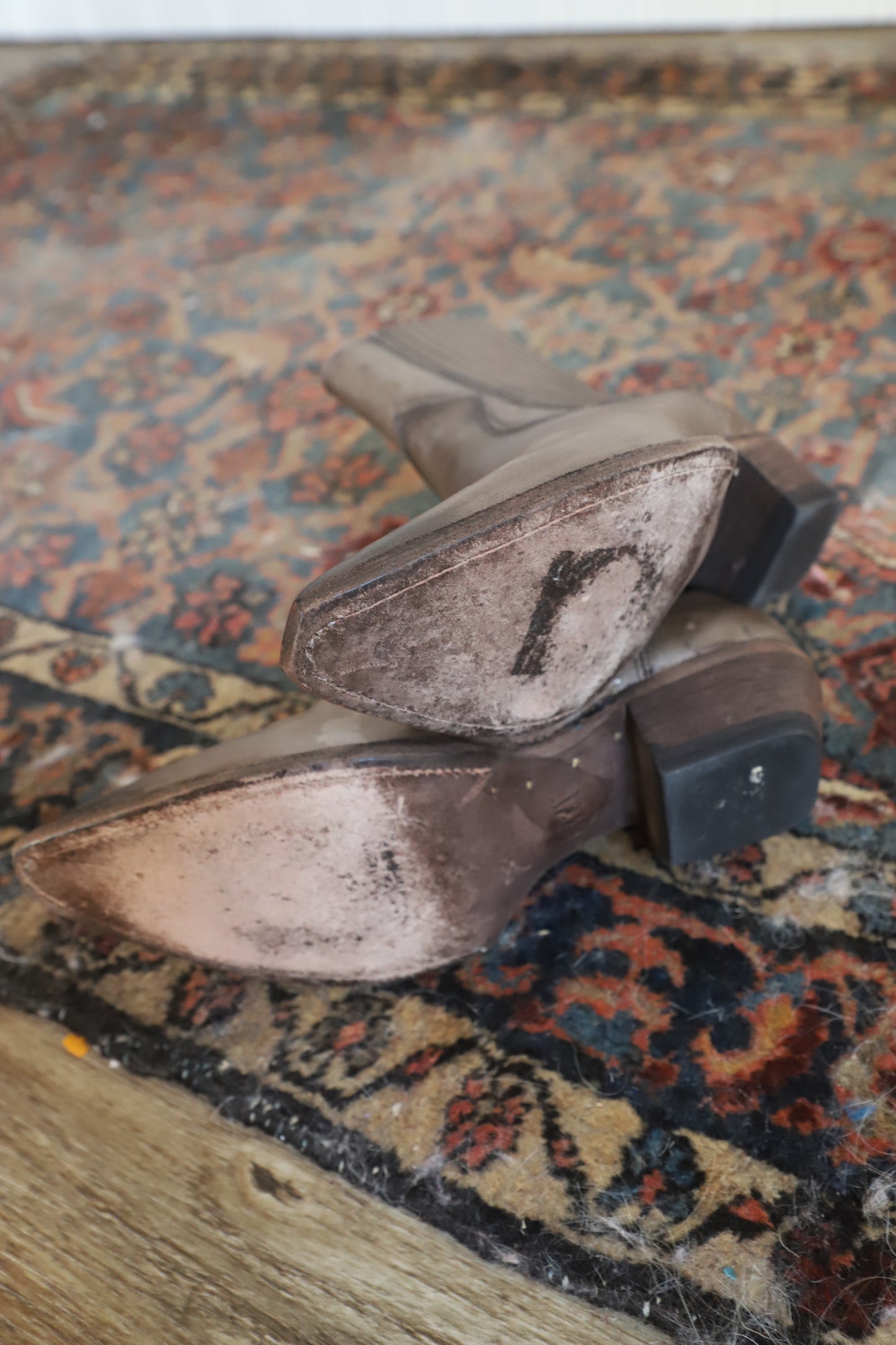 Frye Sacha Chelsea boots size 7