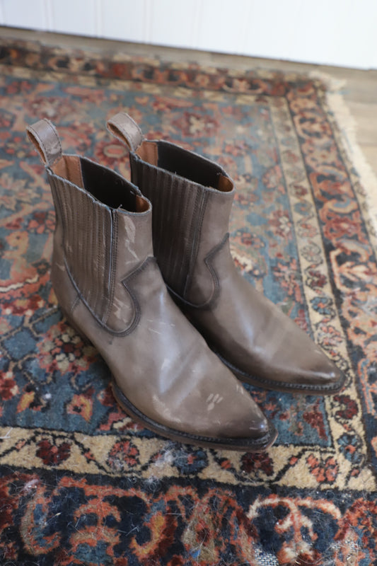 Frye Sacha Chelsea boots size 7