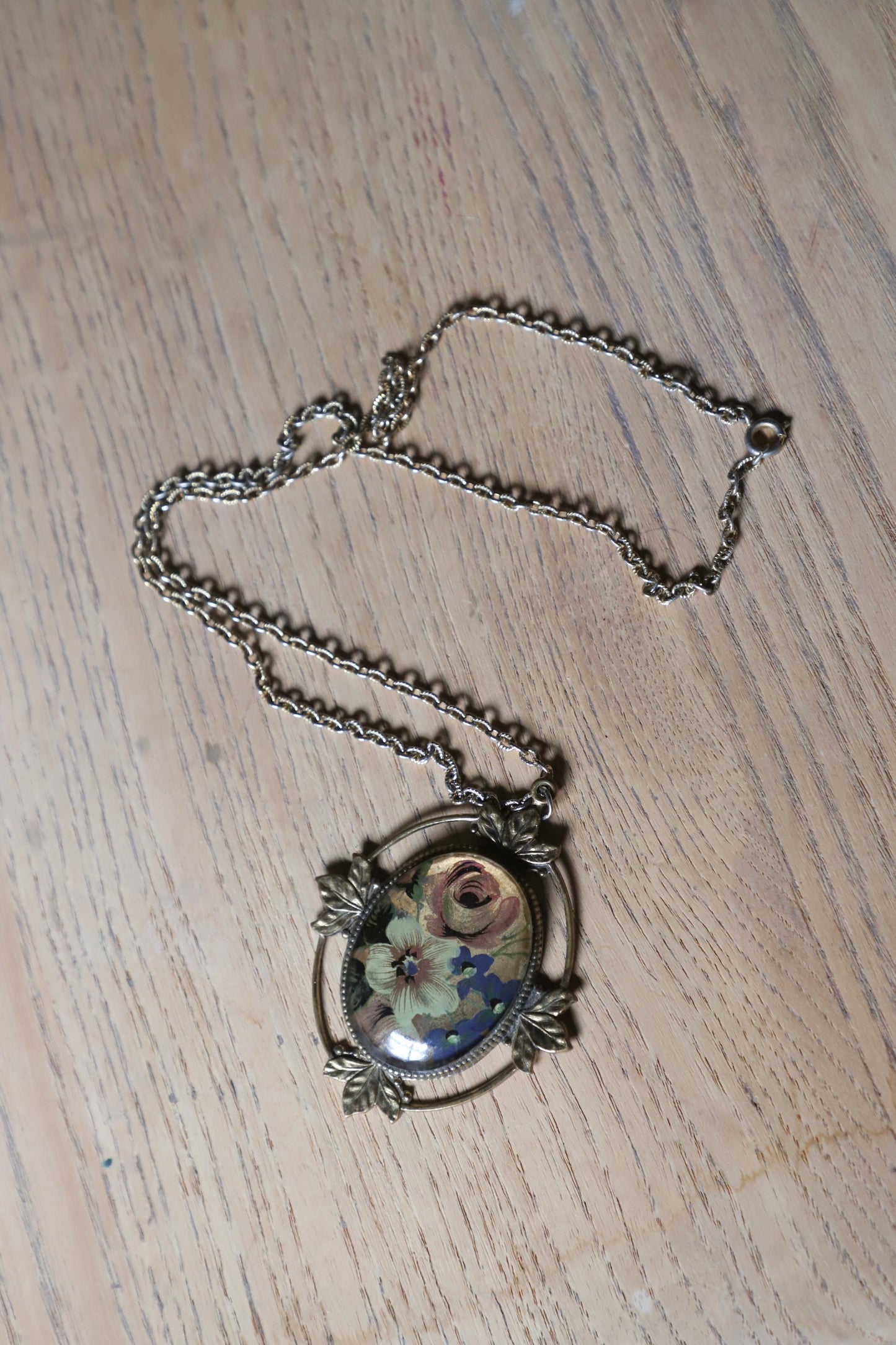 Vintage floral pendant necklace