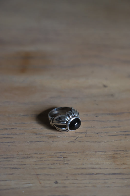 Vintage Sterling+Onyx chunky ring size 8
