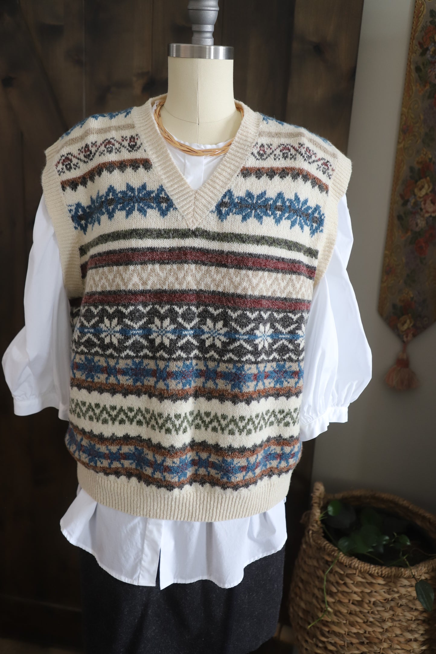 Vintage acrylic/wool blend sweater vest size L