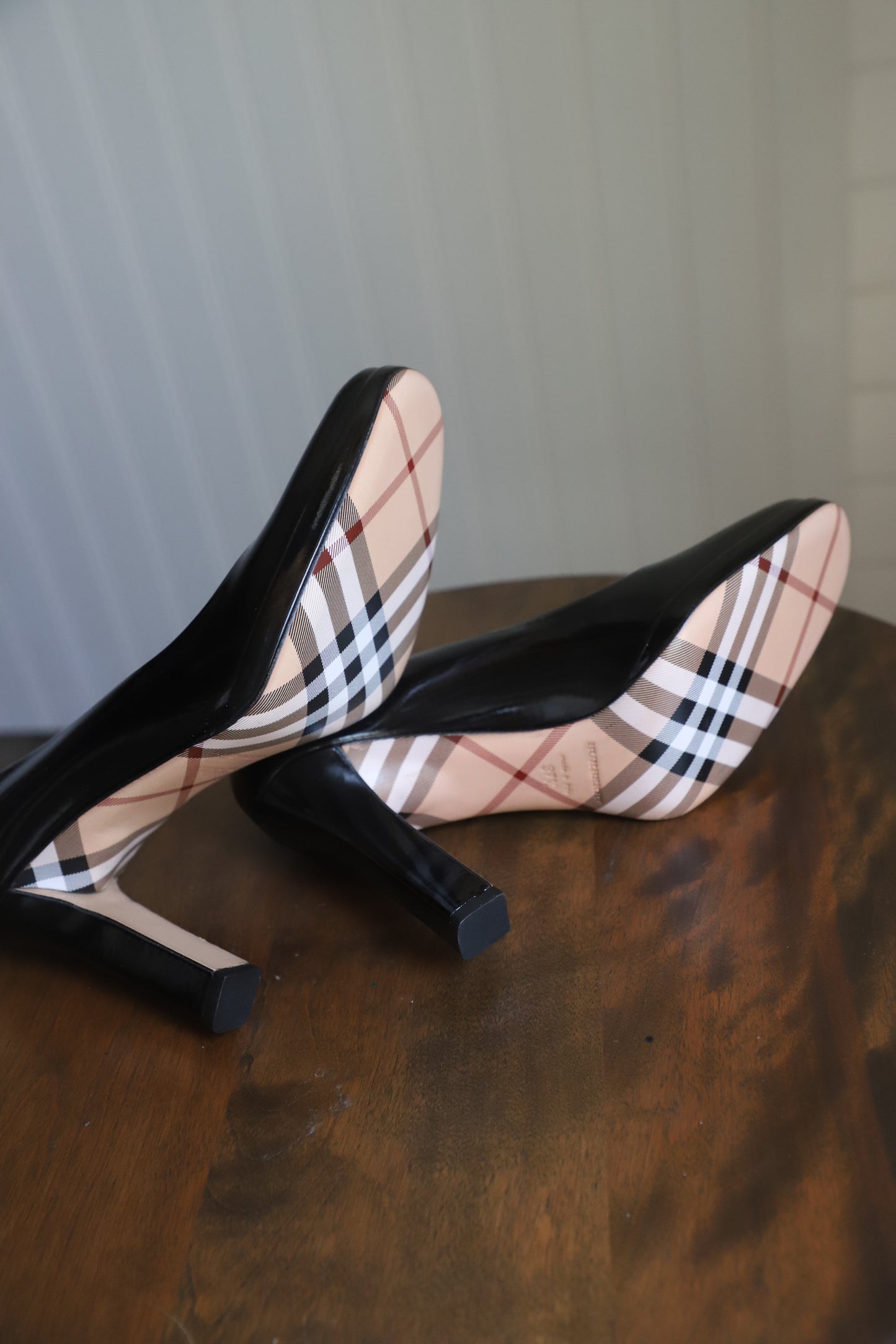 Burberry patent leather heels size 37.5
