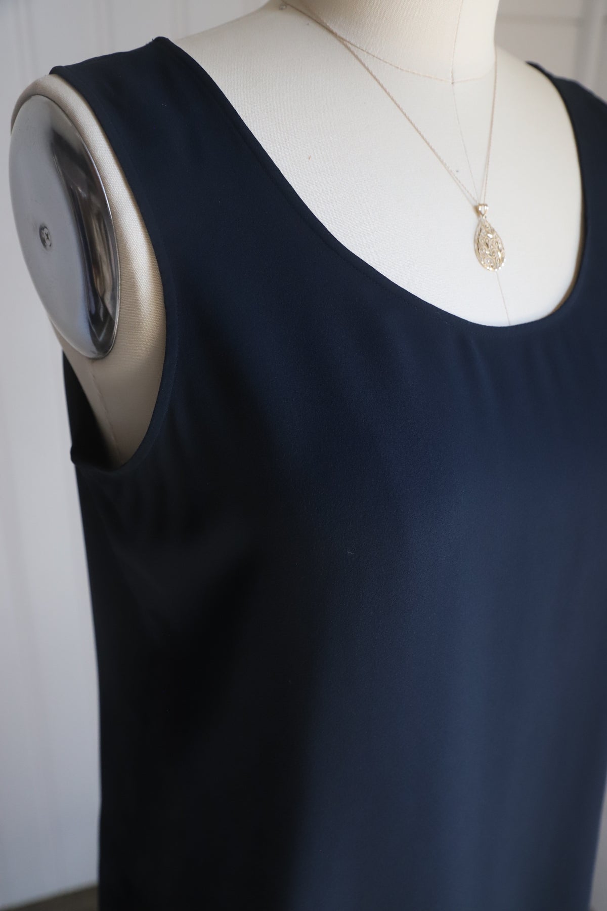 Vintage NWT Tahari silk tank size 10