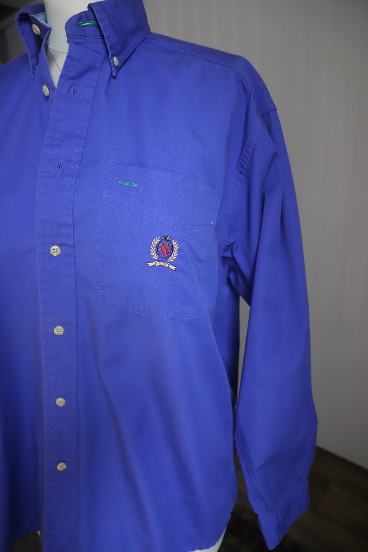 Vintage Tommy Hilfiger emblem button down