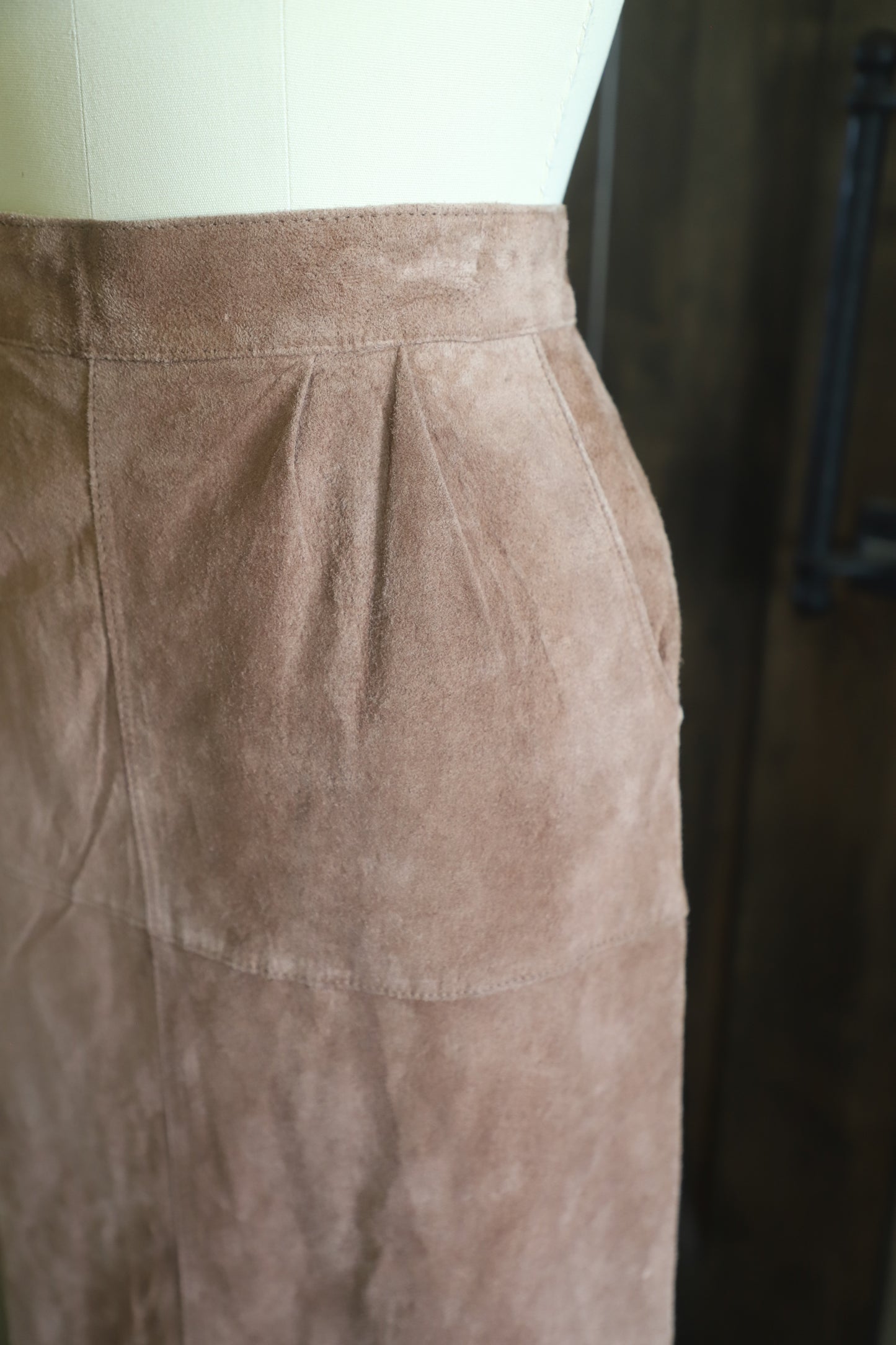 Vintage suede skirt size 10 (28” waist)