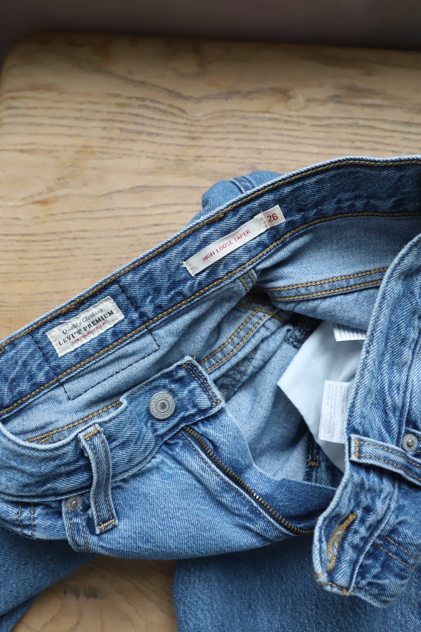 Levi High Loose Taper denim size 26