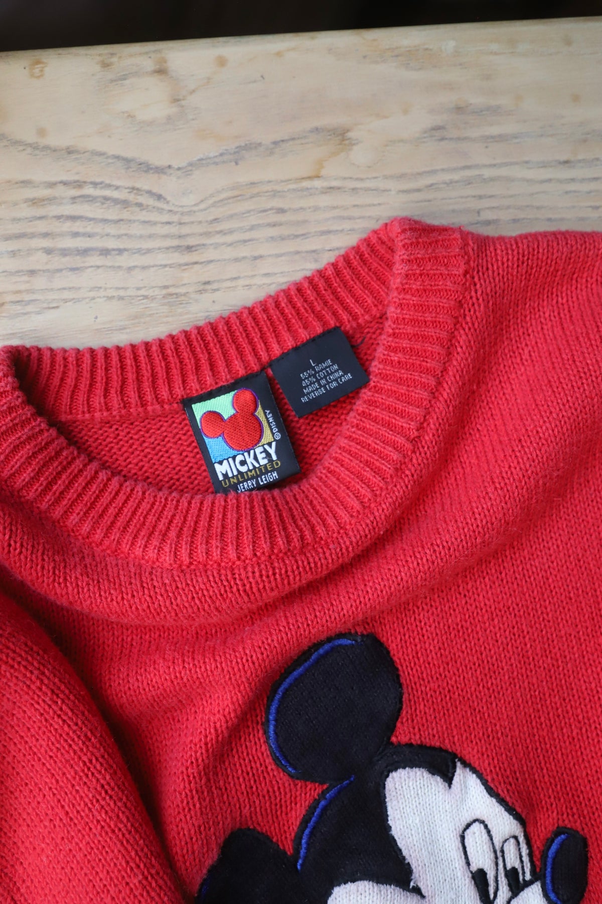 Vintage 90’s Mickey sweater size L