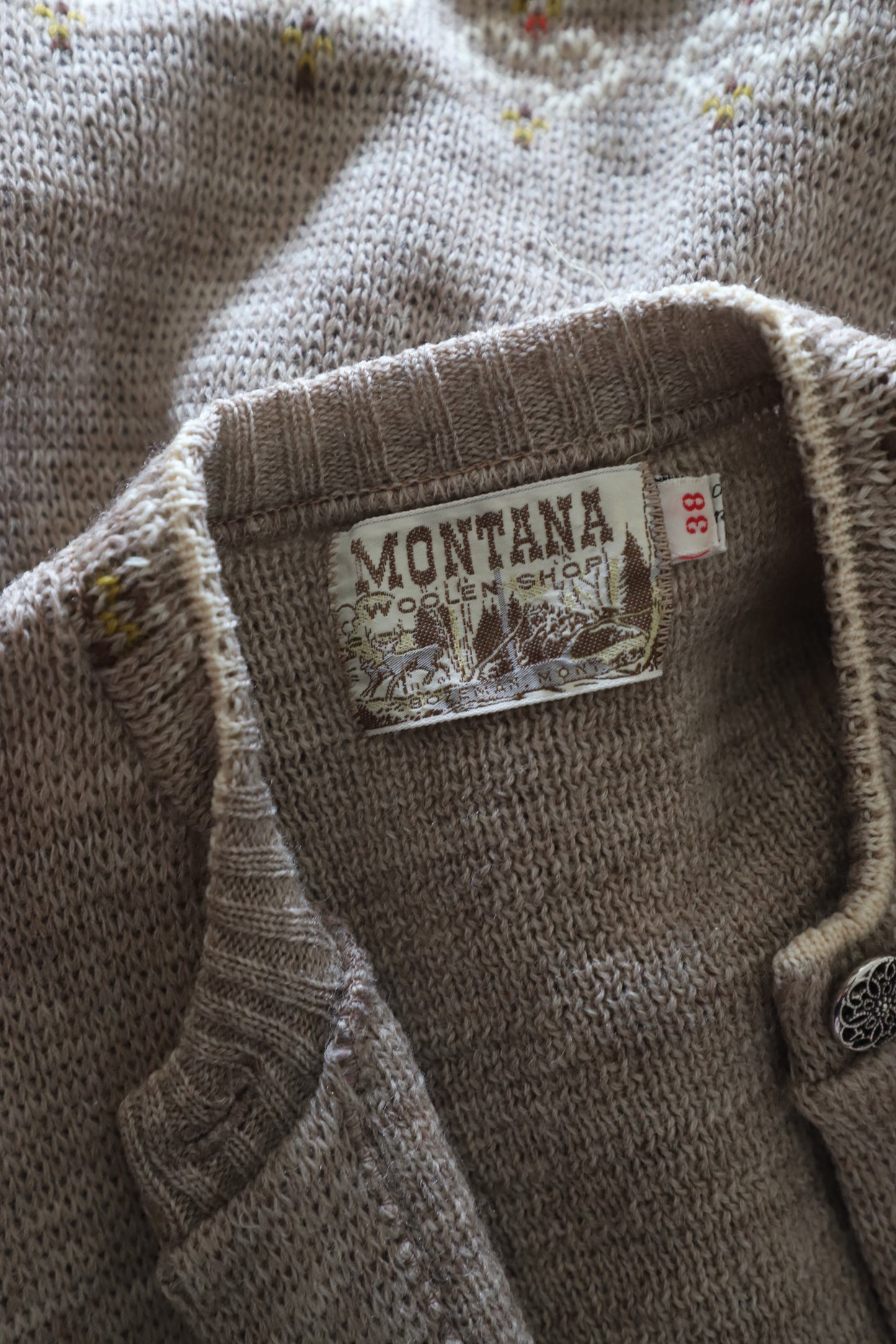 Vintage Montana Woolen Shop sweater, best fits S