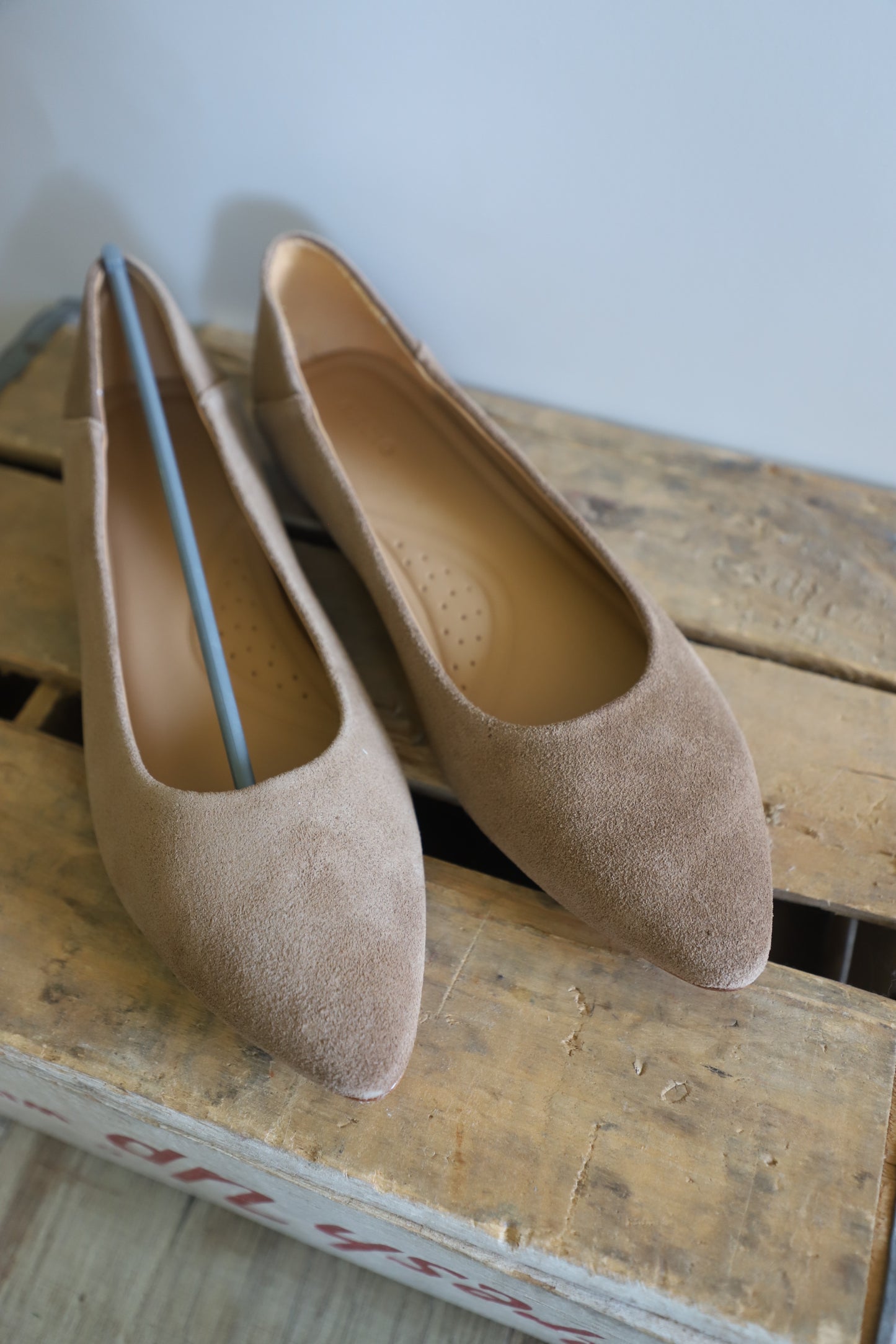 Nisolo suede flats size 9