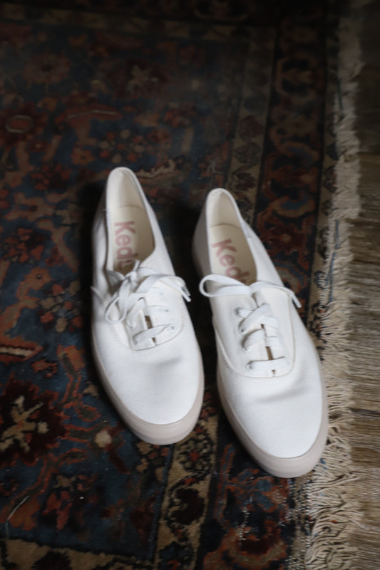 Cream Canvas Ked sneakers size 9