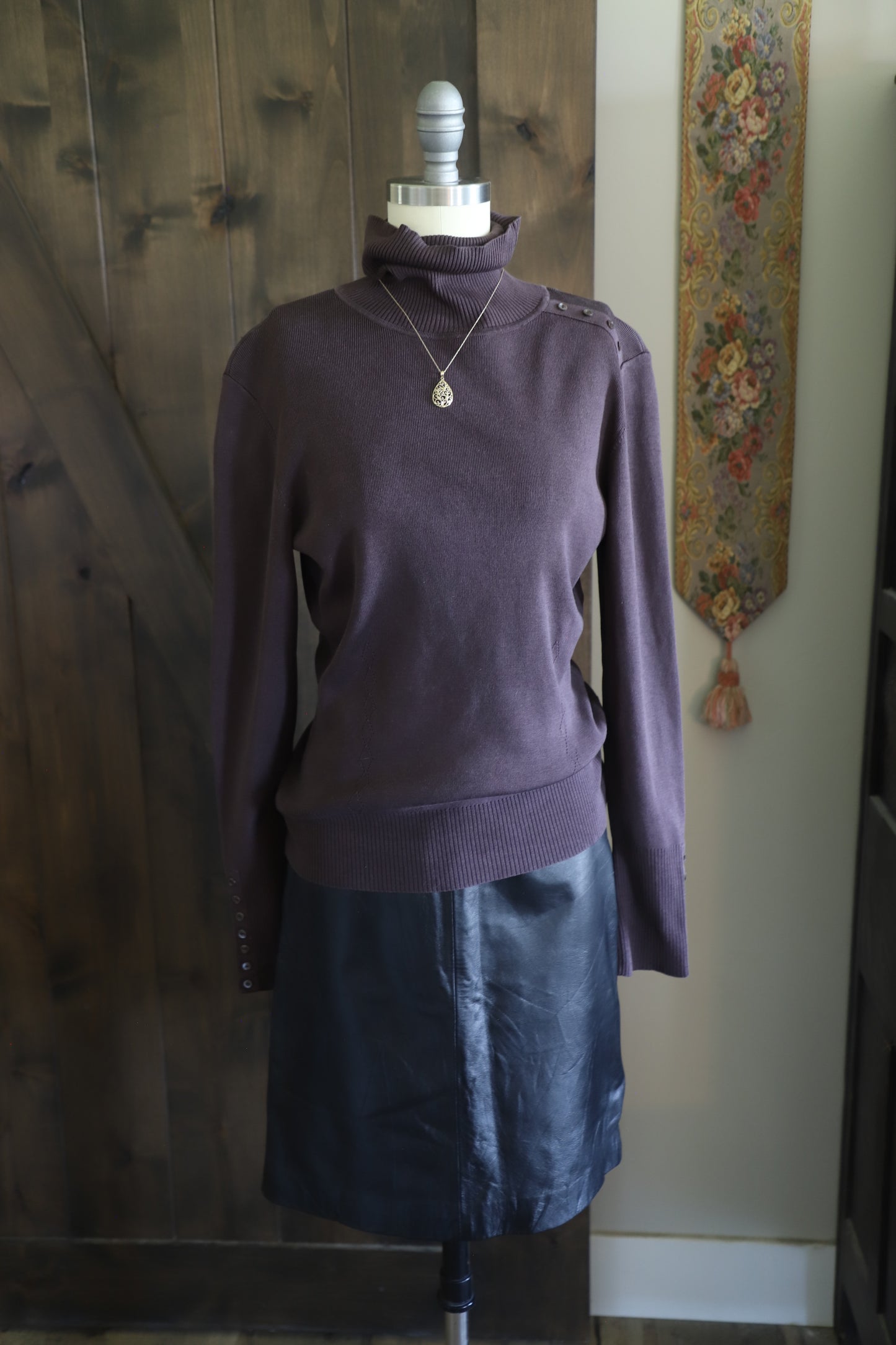 Vintage real leather skirt, size 4 (28/29” waist)