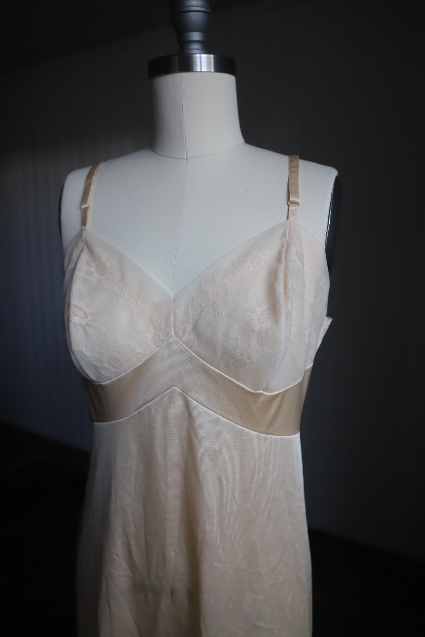 Vintage full slip size 34