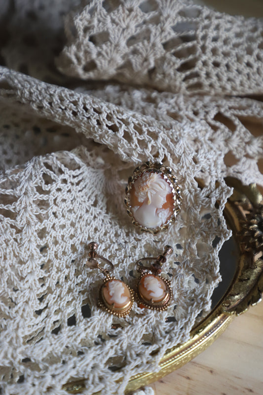 Vintage Cameo pendant brooch/earrings combo