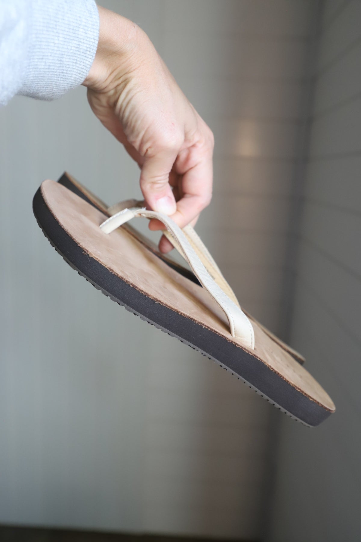 LLBean real leather flip flops size 8