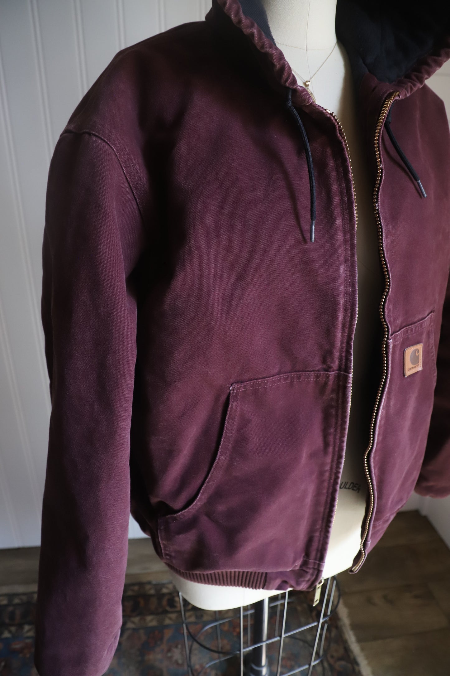 Carhartt hooded work jacket size men’s large women’s XL