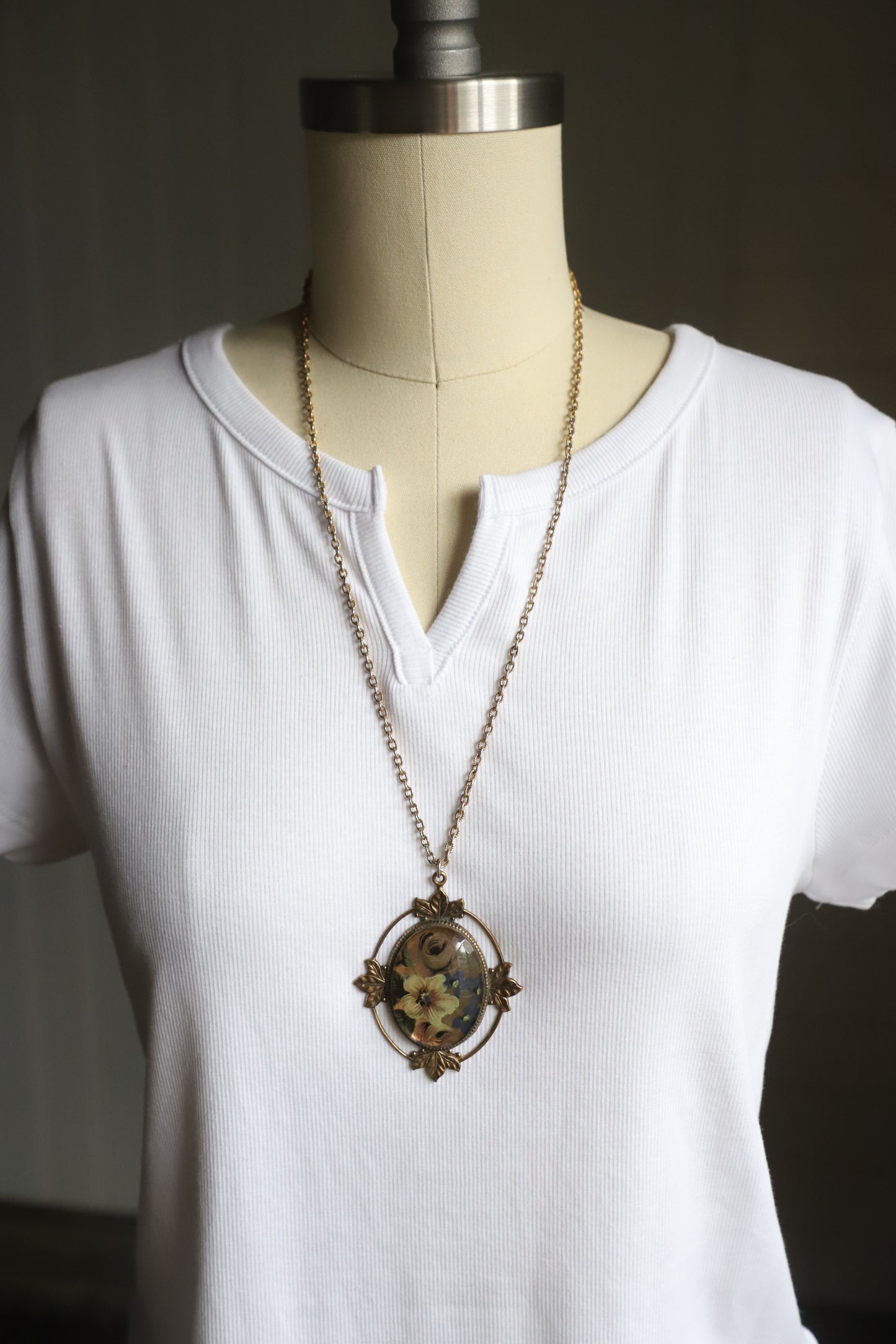 Vintage floral pendant necklace