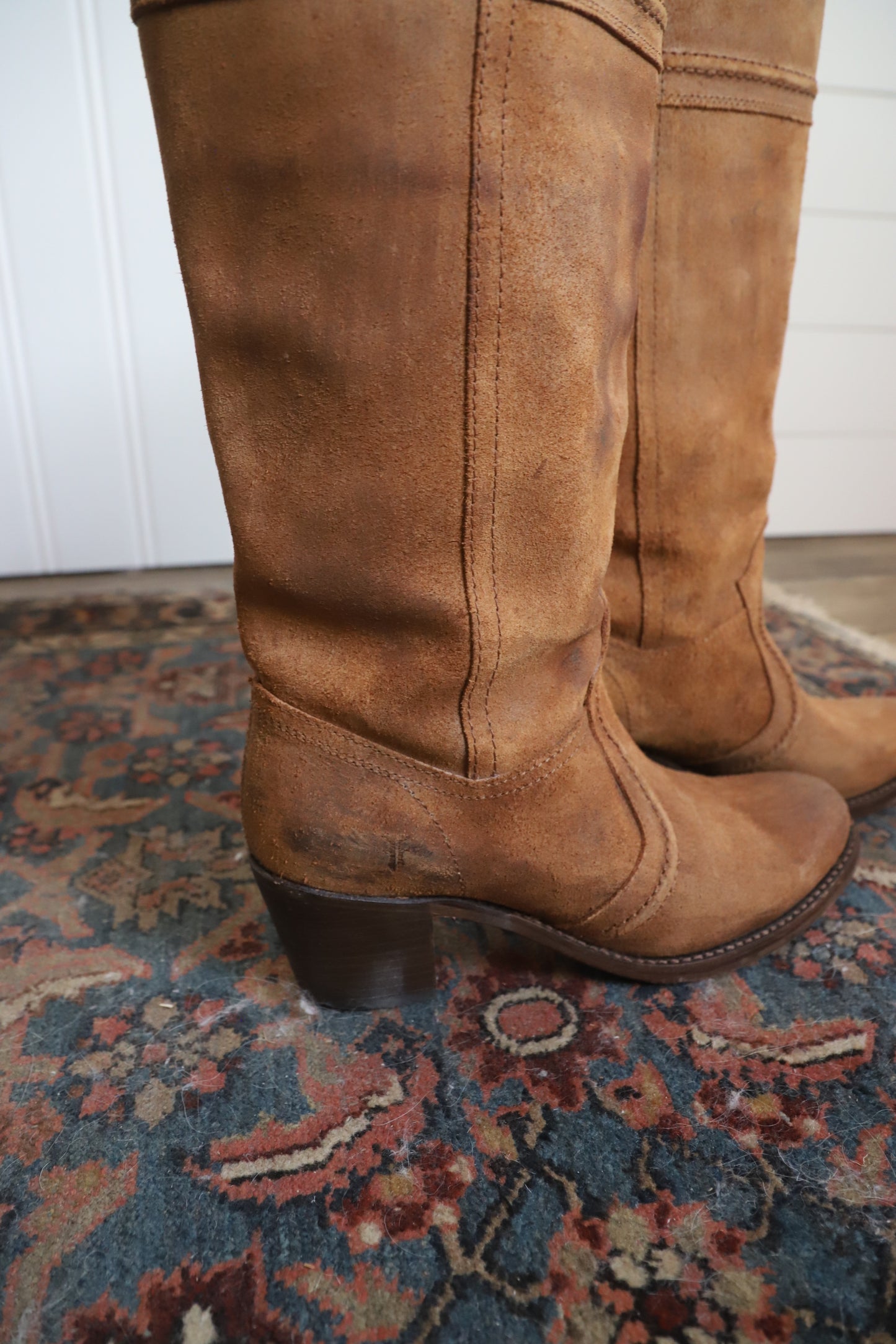 Frye Jane Oiled Suede boots size 8.5