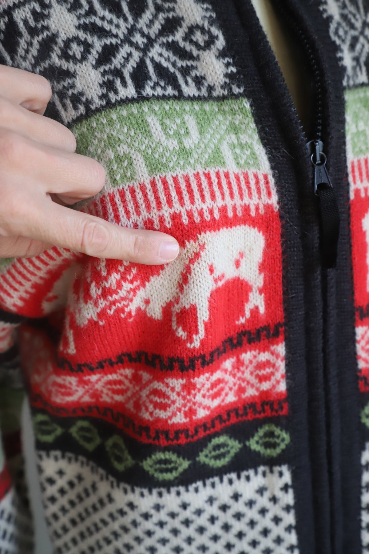 Wool zip up sweater with Reindeer design