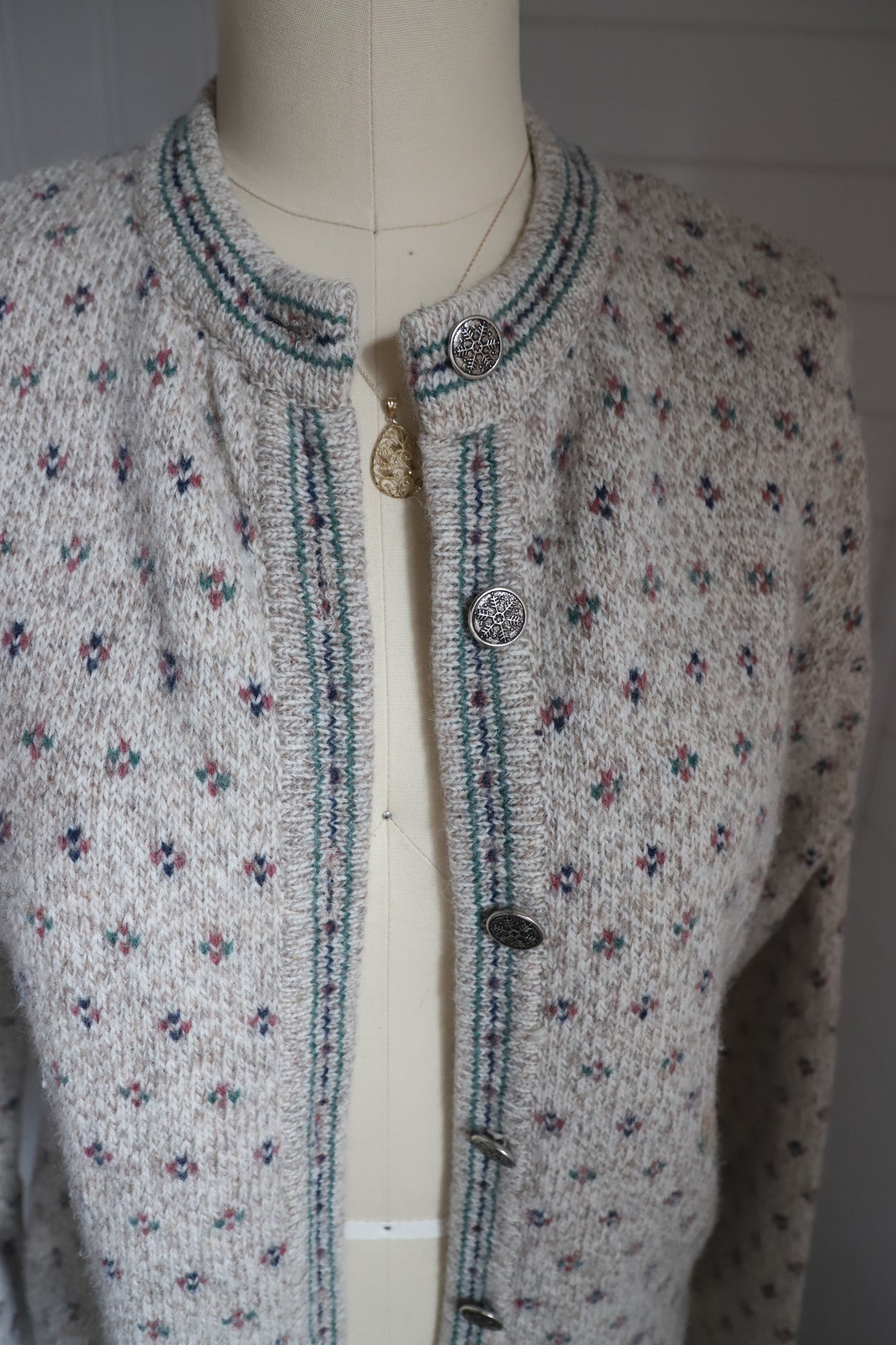 Vintage Eddie Bauer wool blend cardigan size M